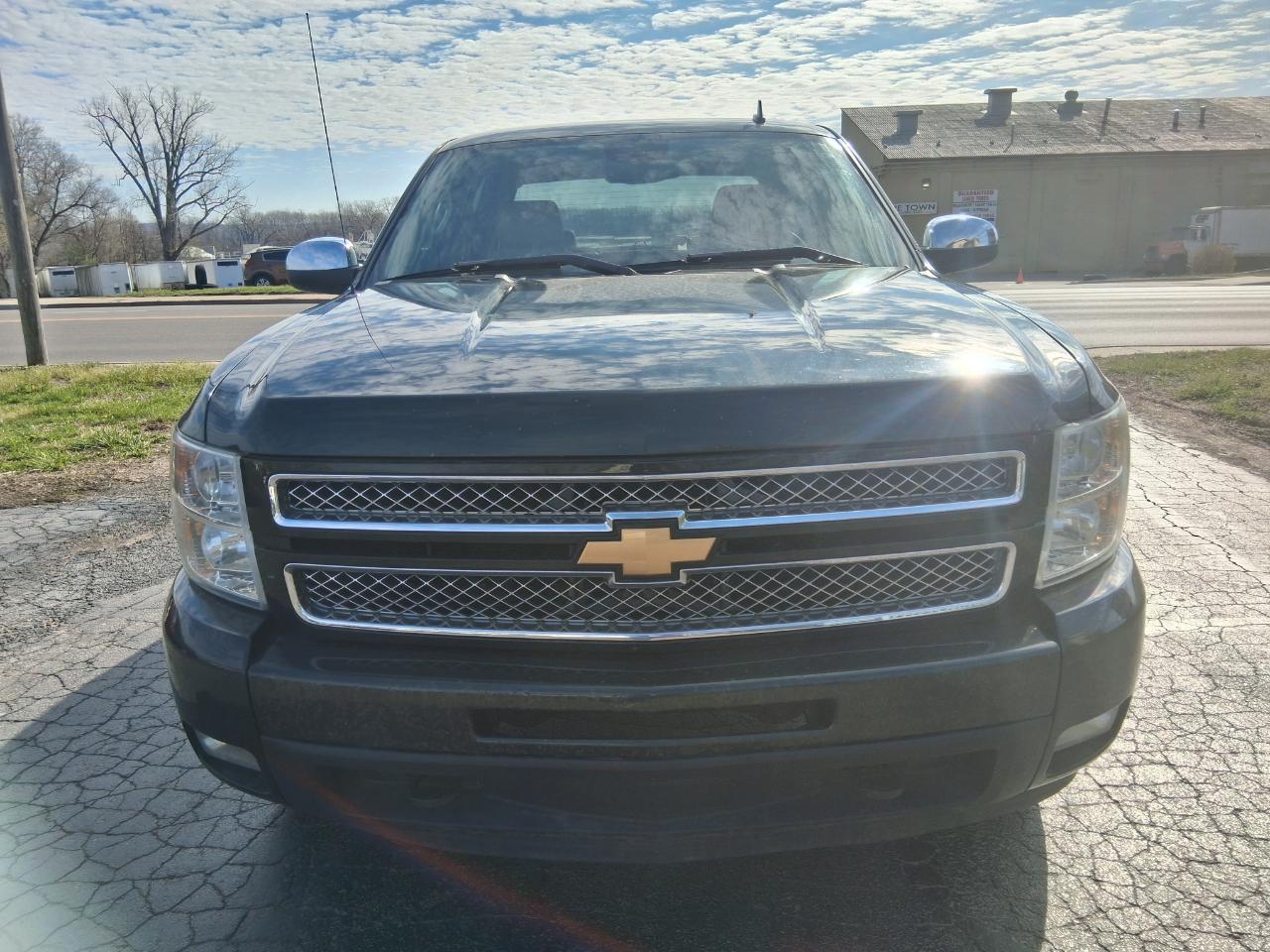 Chevrolet Silverado 1500 LTZ Crew Cab 4WD 2013