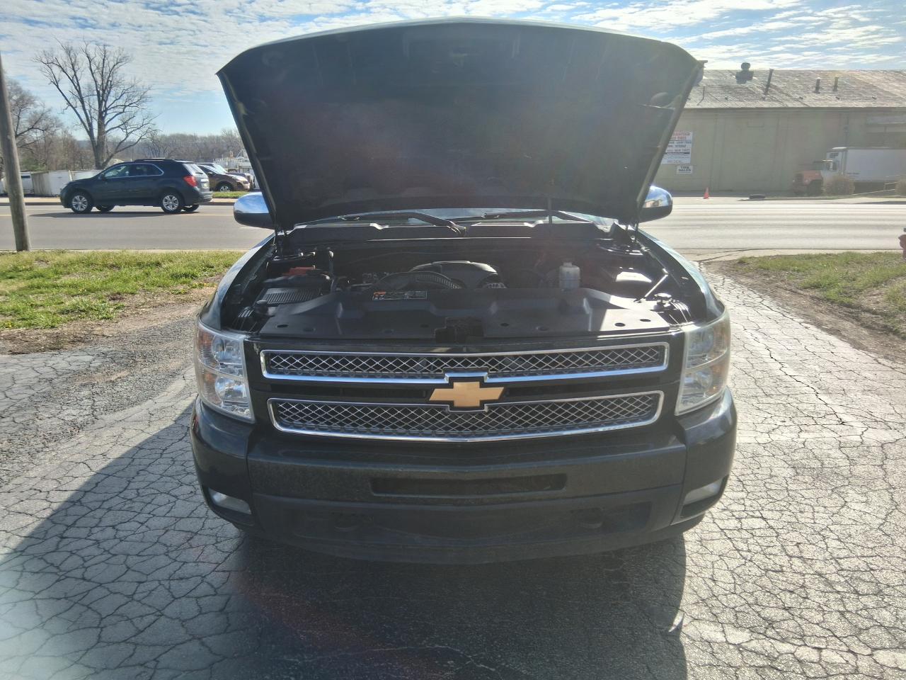 Chevrolet Silverado 1500 LTZ Crew Cab 4WD 2013