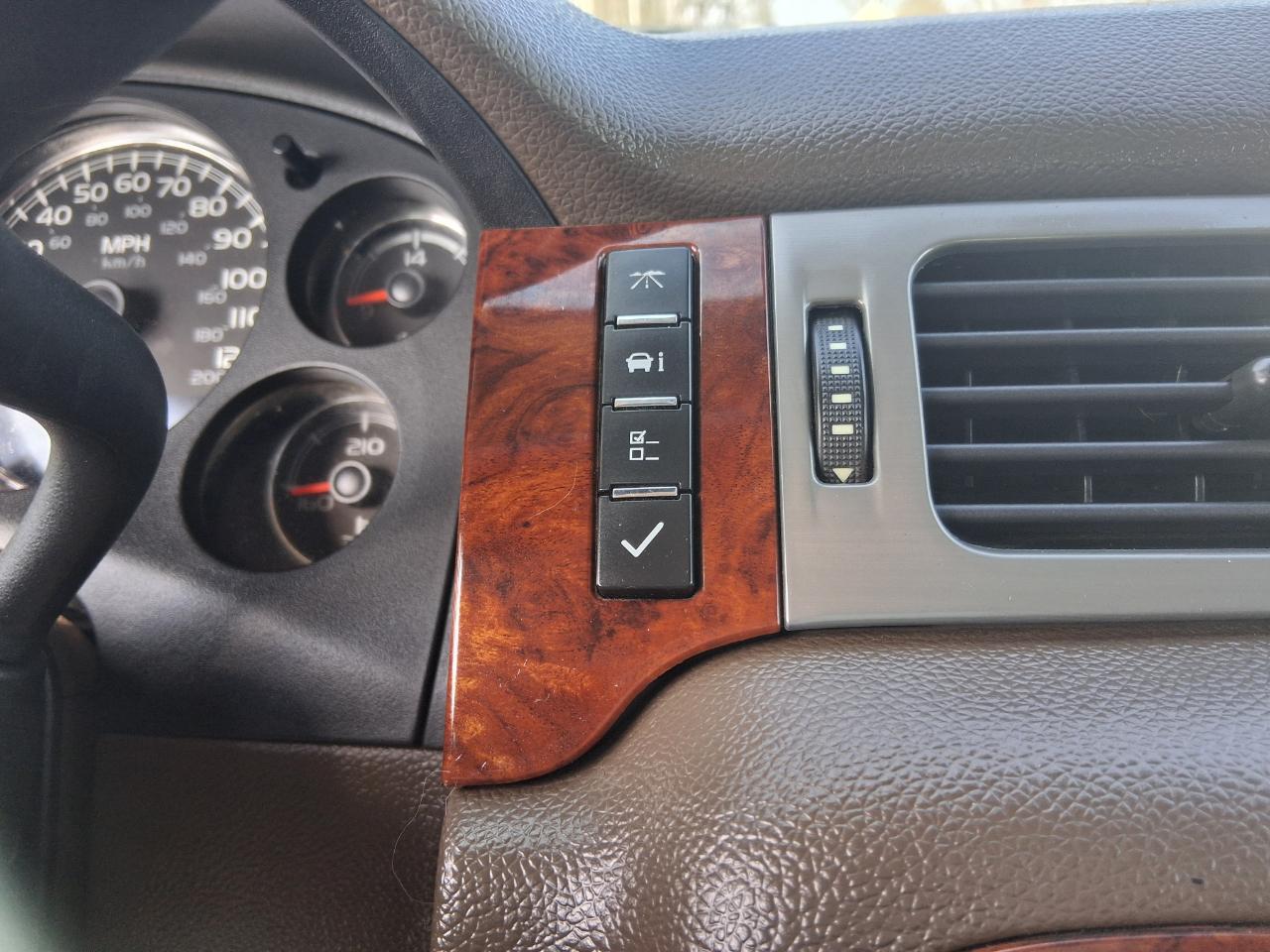 Chevrolet Silverado 1500 LTZ Crew Cab 4WD 2013