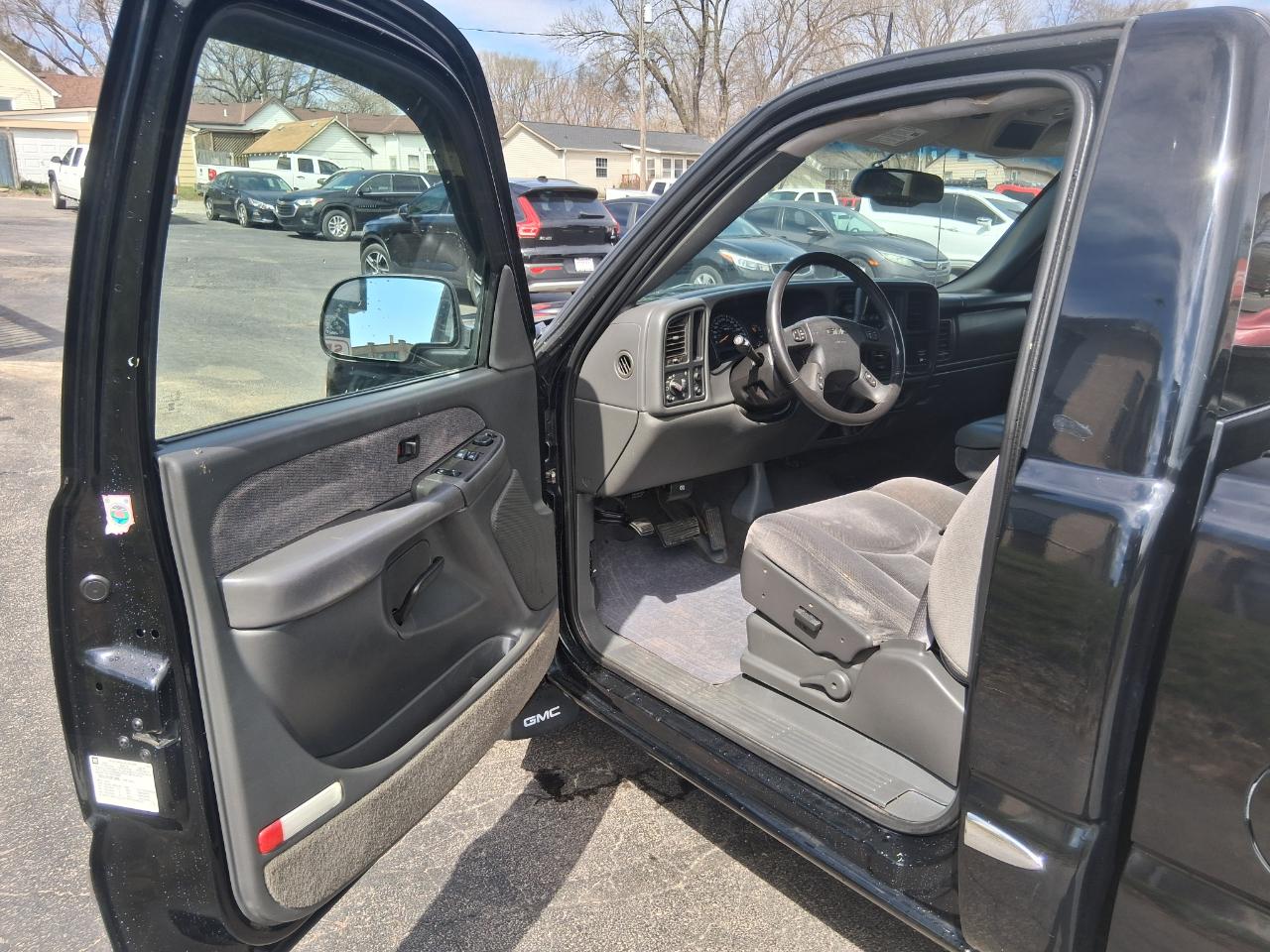 GMC Sierra 1500 Work Truck Long Bed 2WD 2003