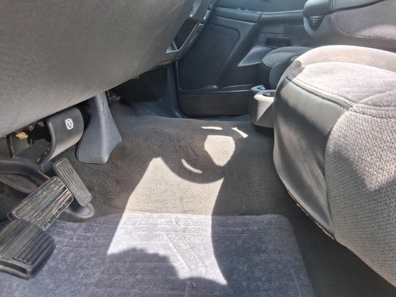 GMC Sierra 1500 Work Truck Long Bed 2WD 2003