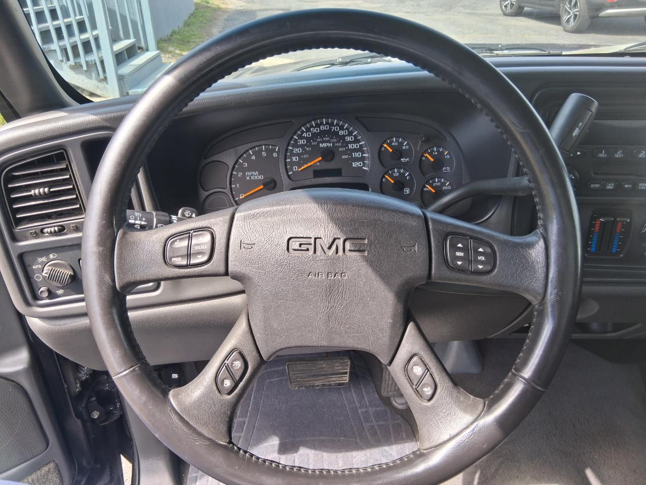 GMC Sierra 1500 Work Truck Long Bed 2WD 2003