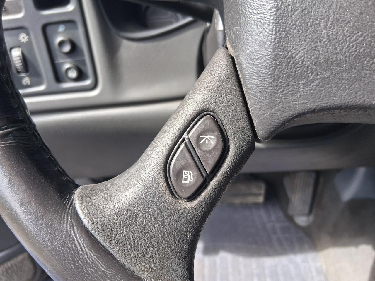 GMC Sierra 1500 Work Truck Long Bed 2WD 2003