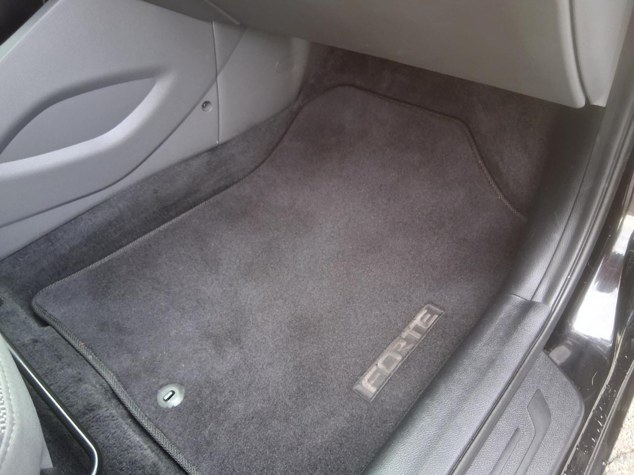 Kia Forte LX 6A 2017