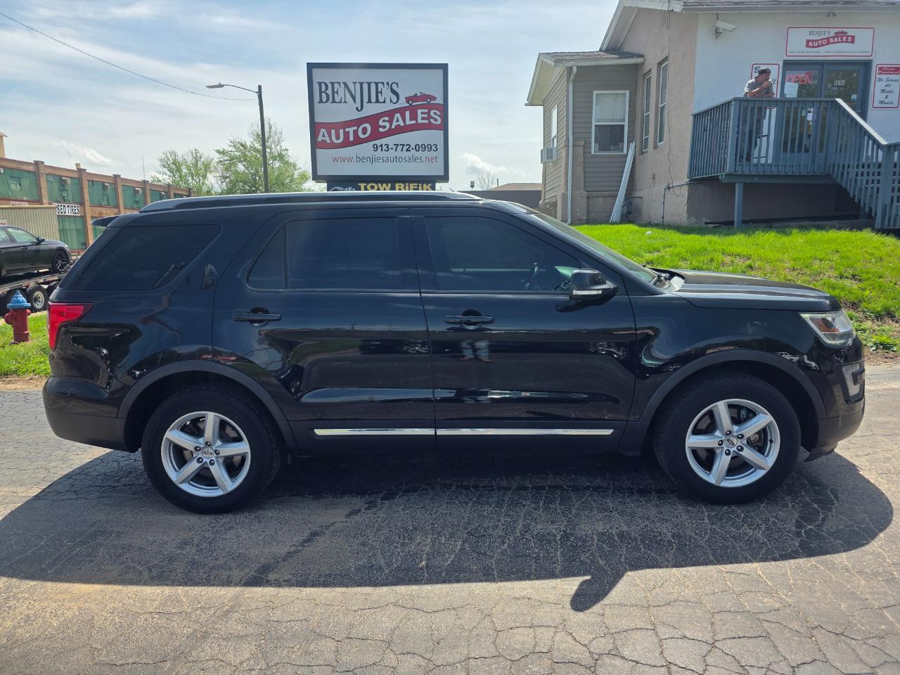Ford Explorer XLT 4WD 2017