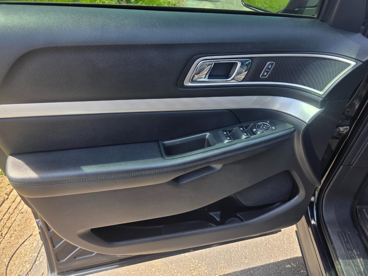 Ford Explorer XLT 4WD 2017