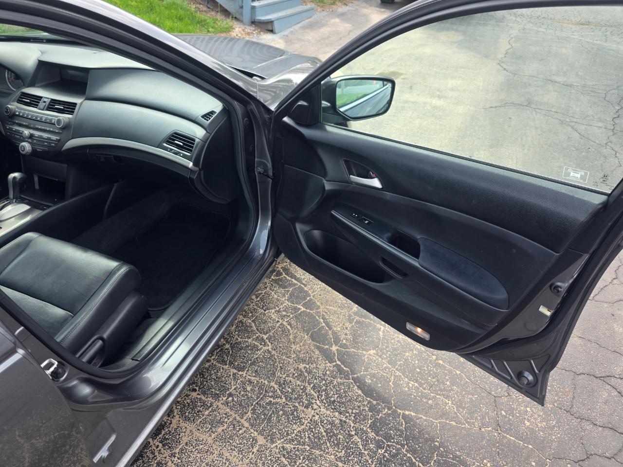 Honda Accord SE Sedan AT 2011