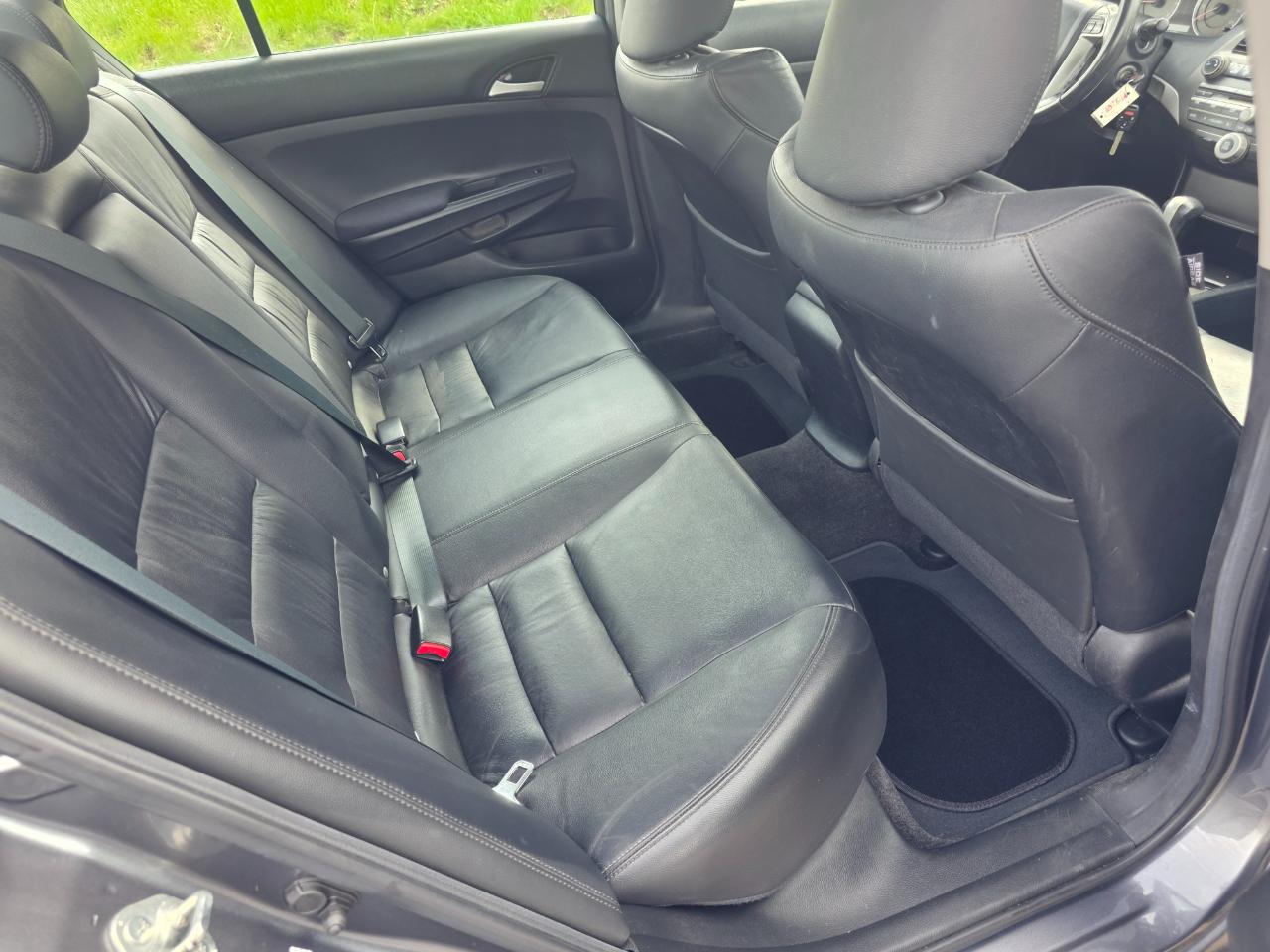 Honda Accord SE Sedan AT 2011