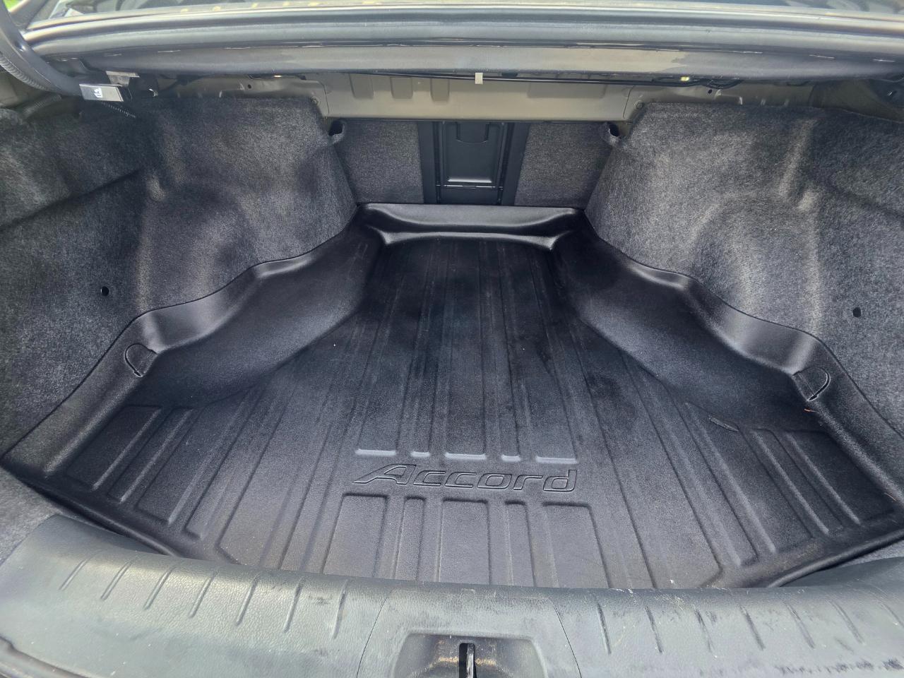 Honda Accord SE Sedan AT 2011