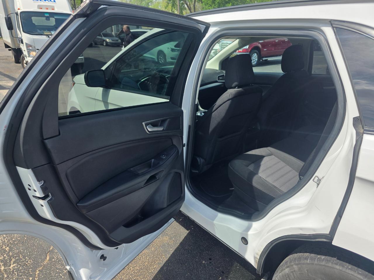 Ford Edge SE FWD 2021