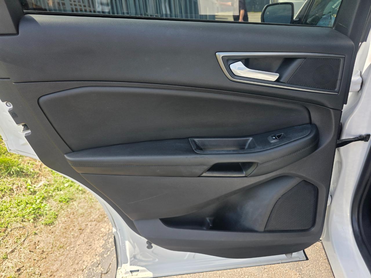 Ford Edge SE FWD 2021