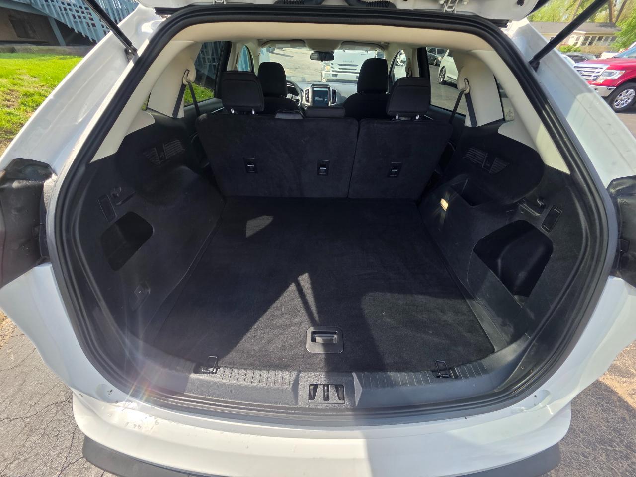 Ford Edge SE FWD 2021