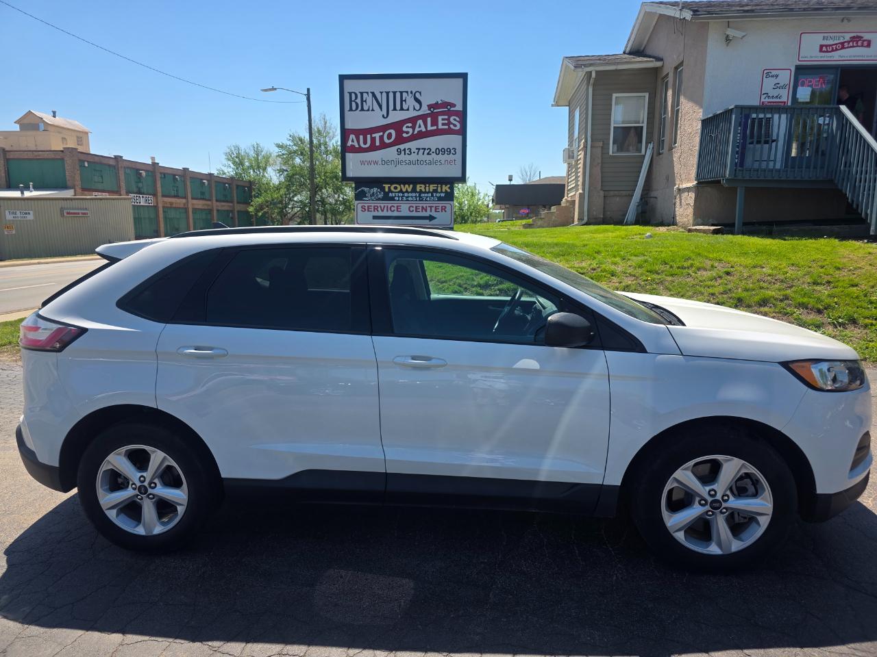 Ford Edge SE FWD 2021