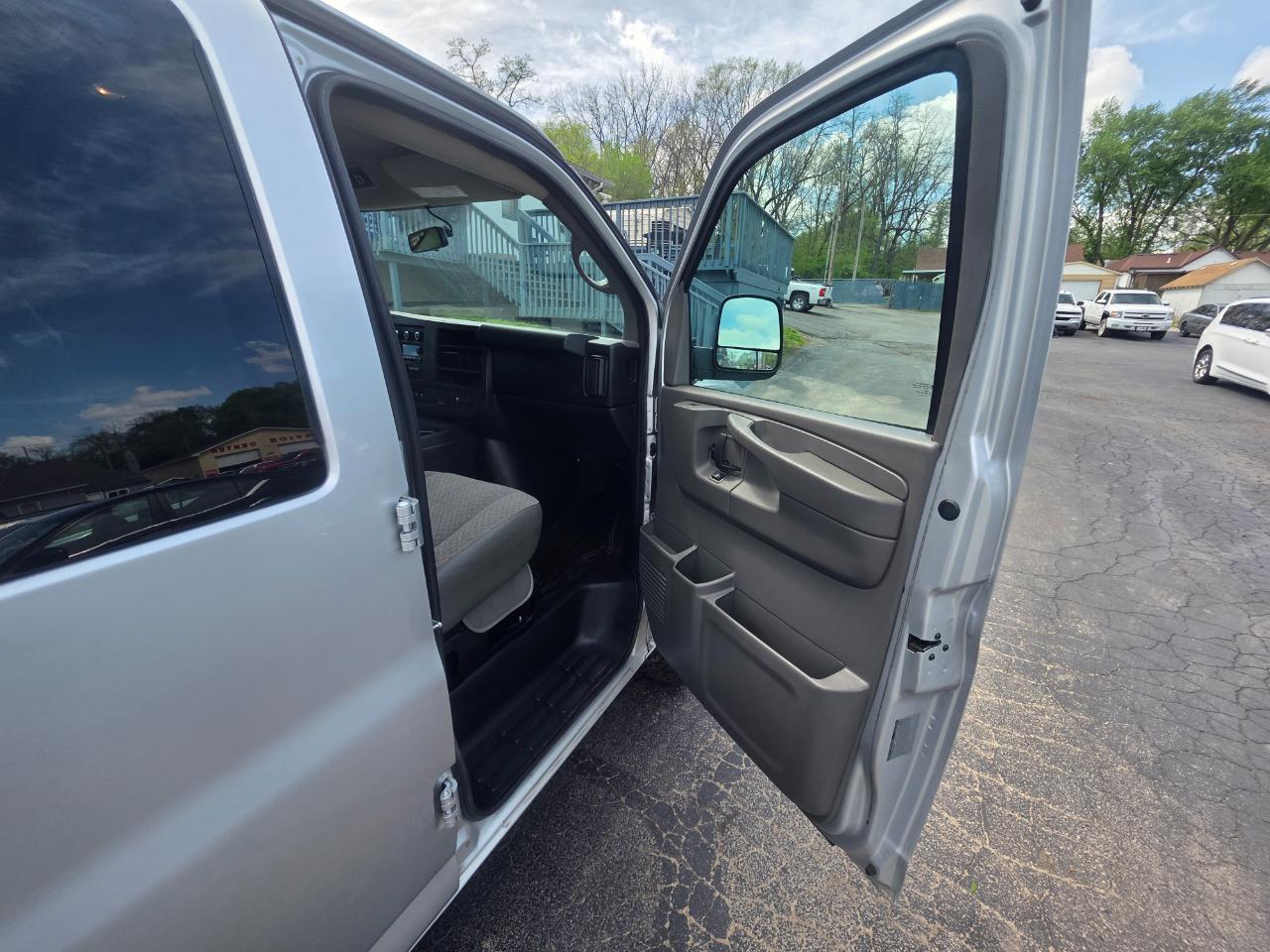 Chevrolet Express LT 3500 2015