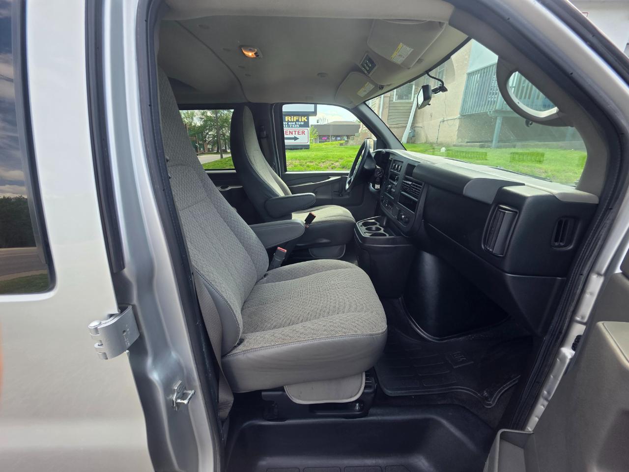 Chevrolet Express LT 3500 2015