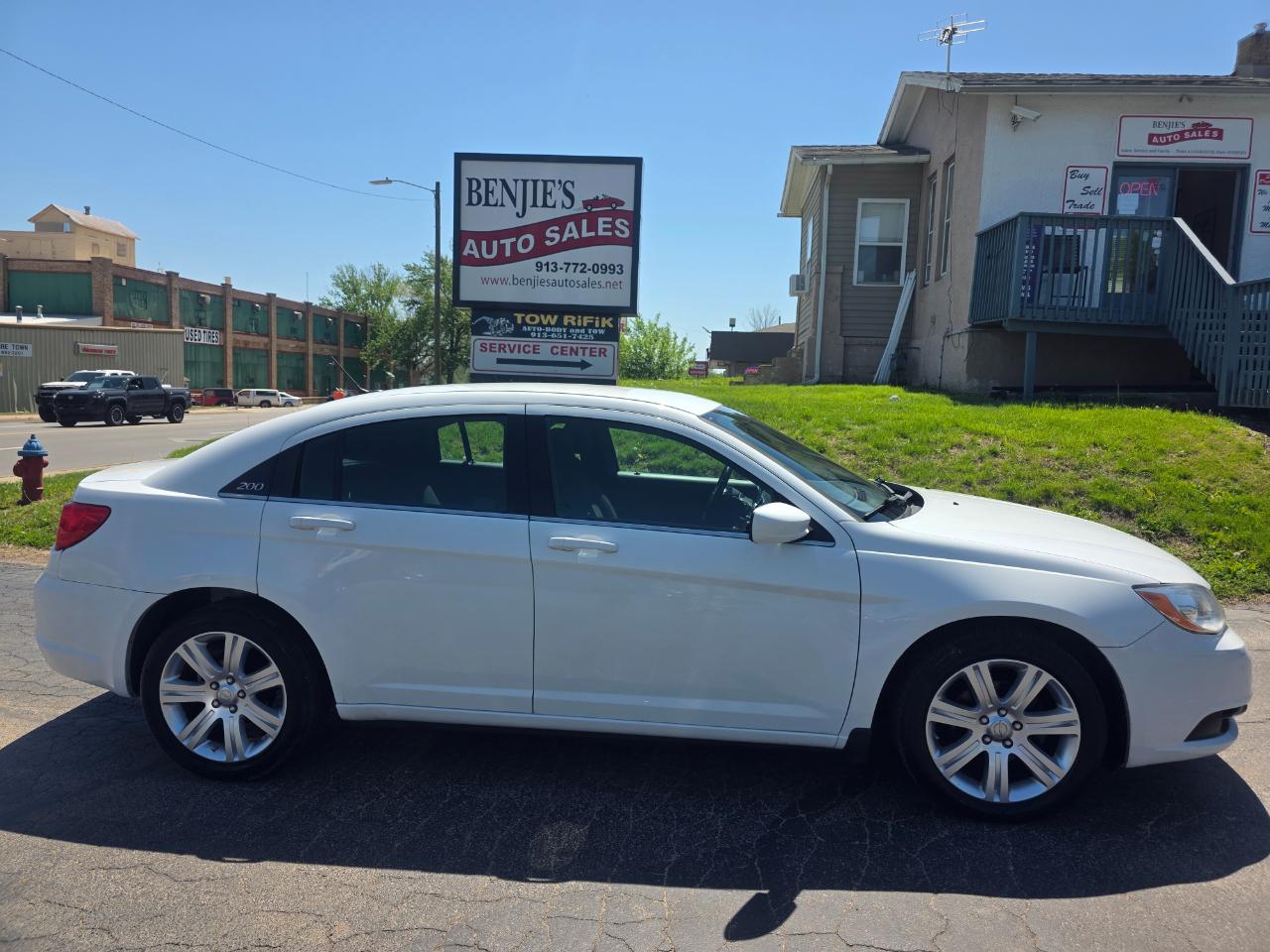 Chrysler 200 Touring 2011