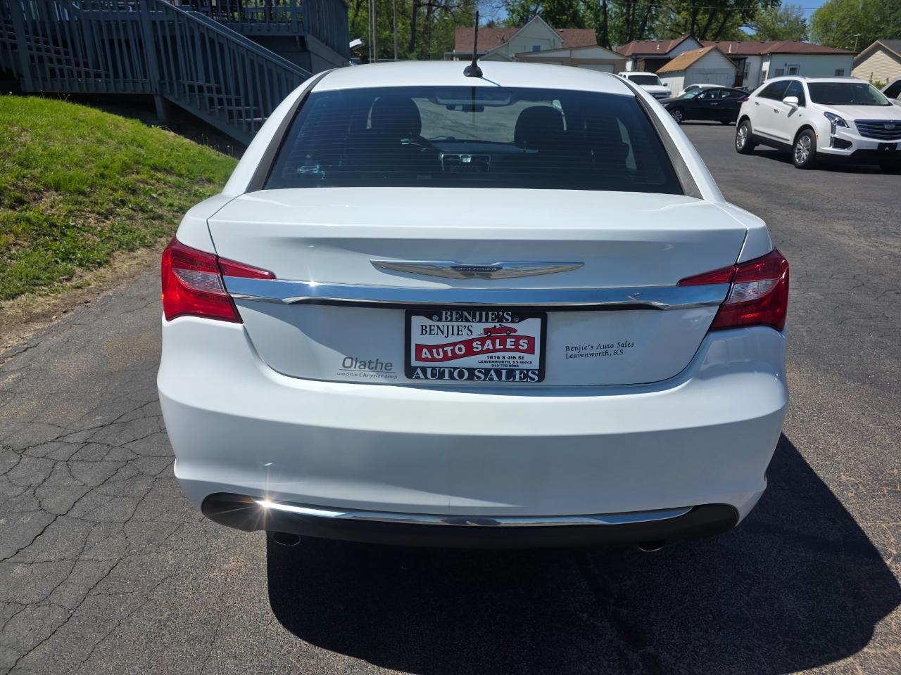 Chrysler 200 Touring 2011