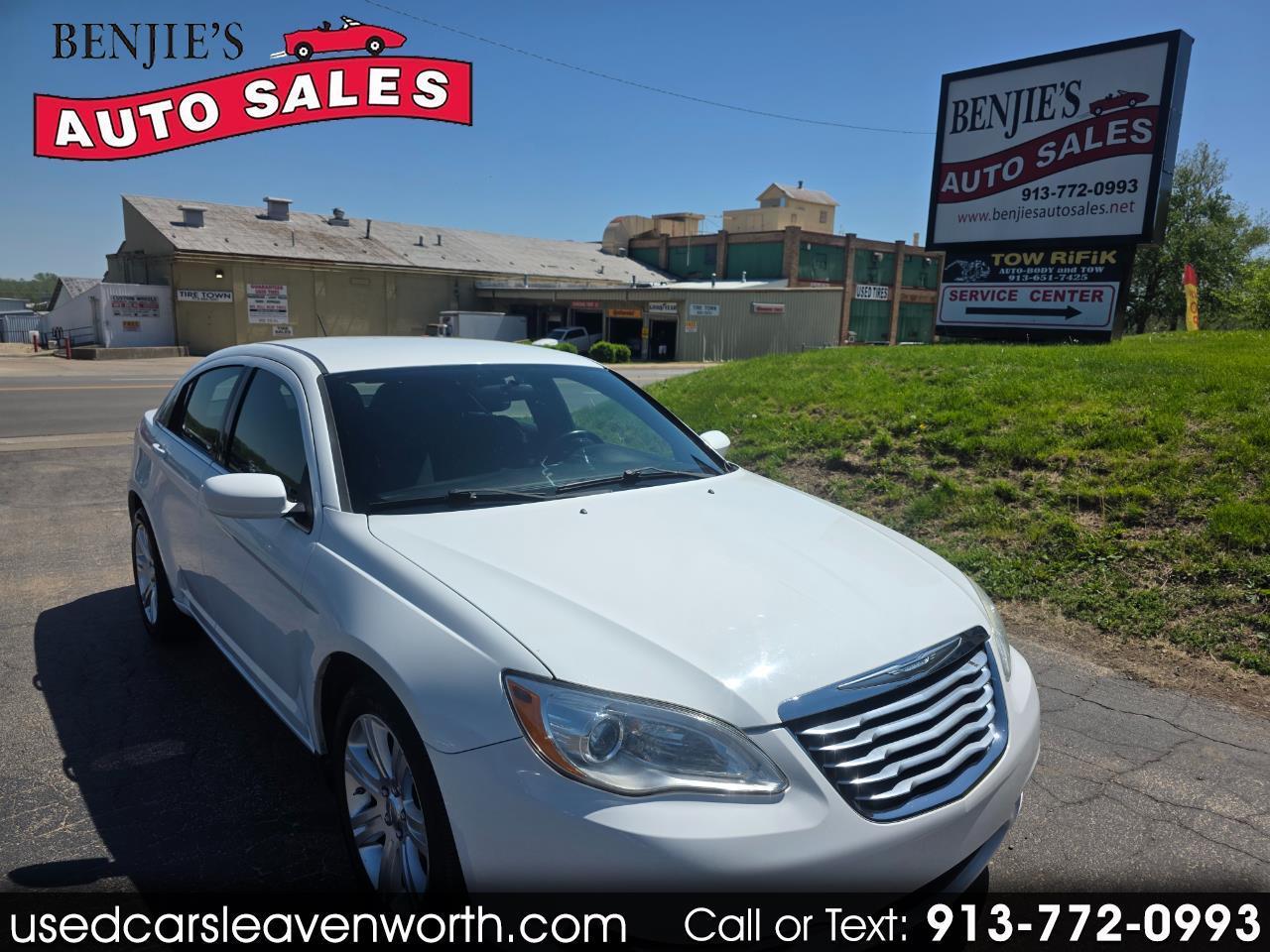 Chrysler 200 Touring 2011