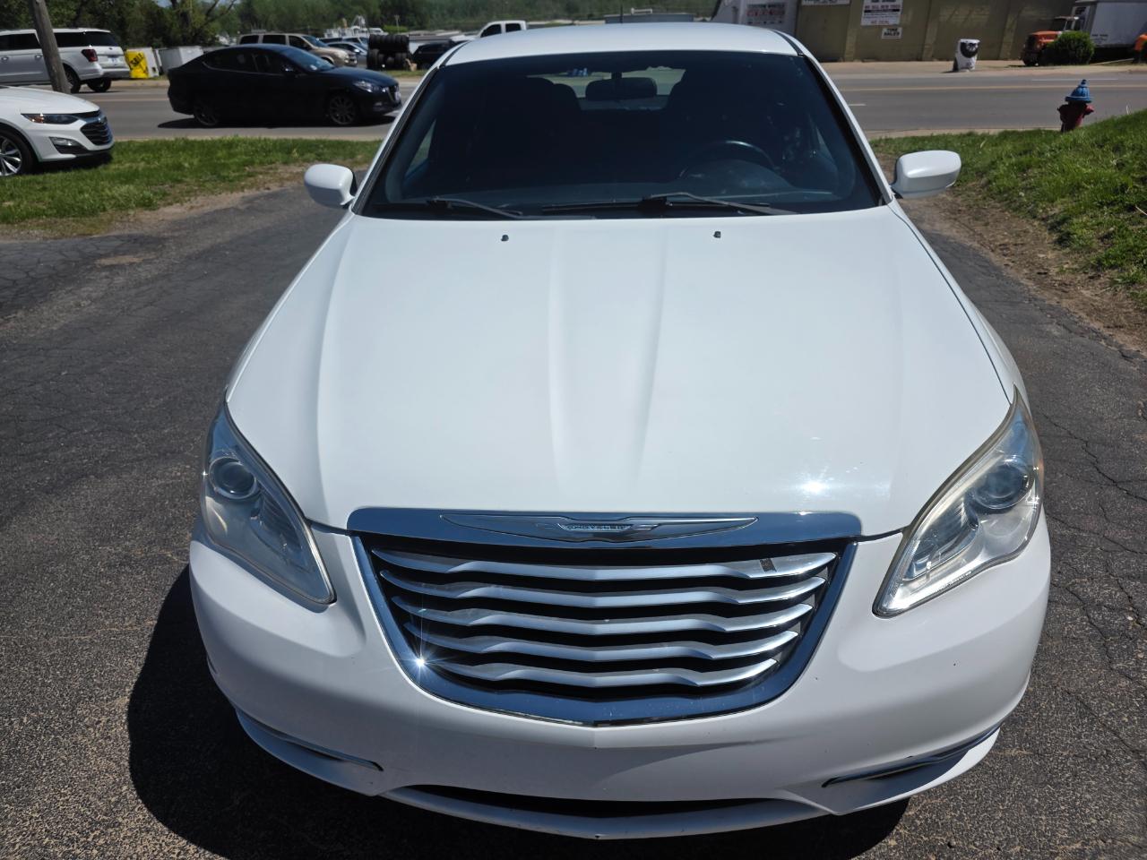 Chrysler 200 Touring 2011