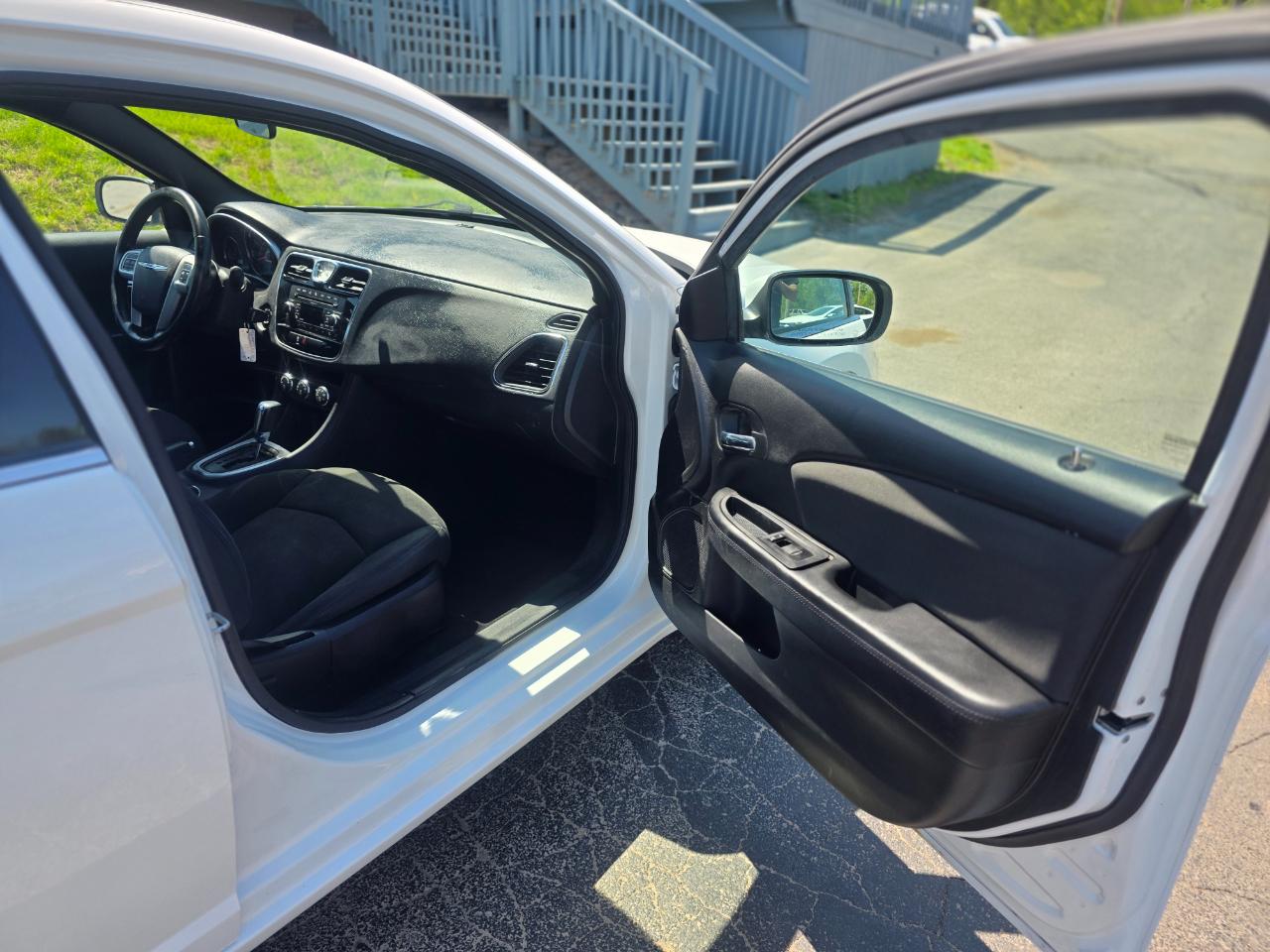 Chrysler 200 Touring 2011