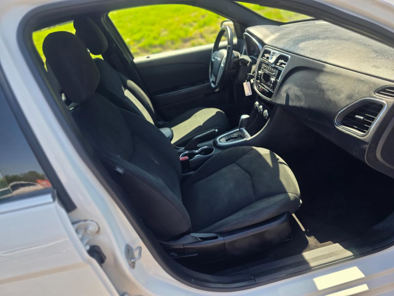 Chrysler 200 Touring 2011