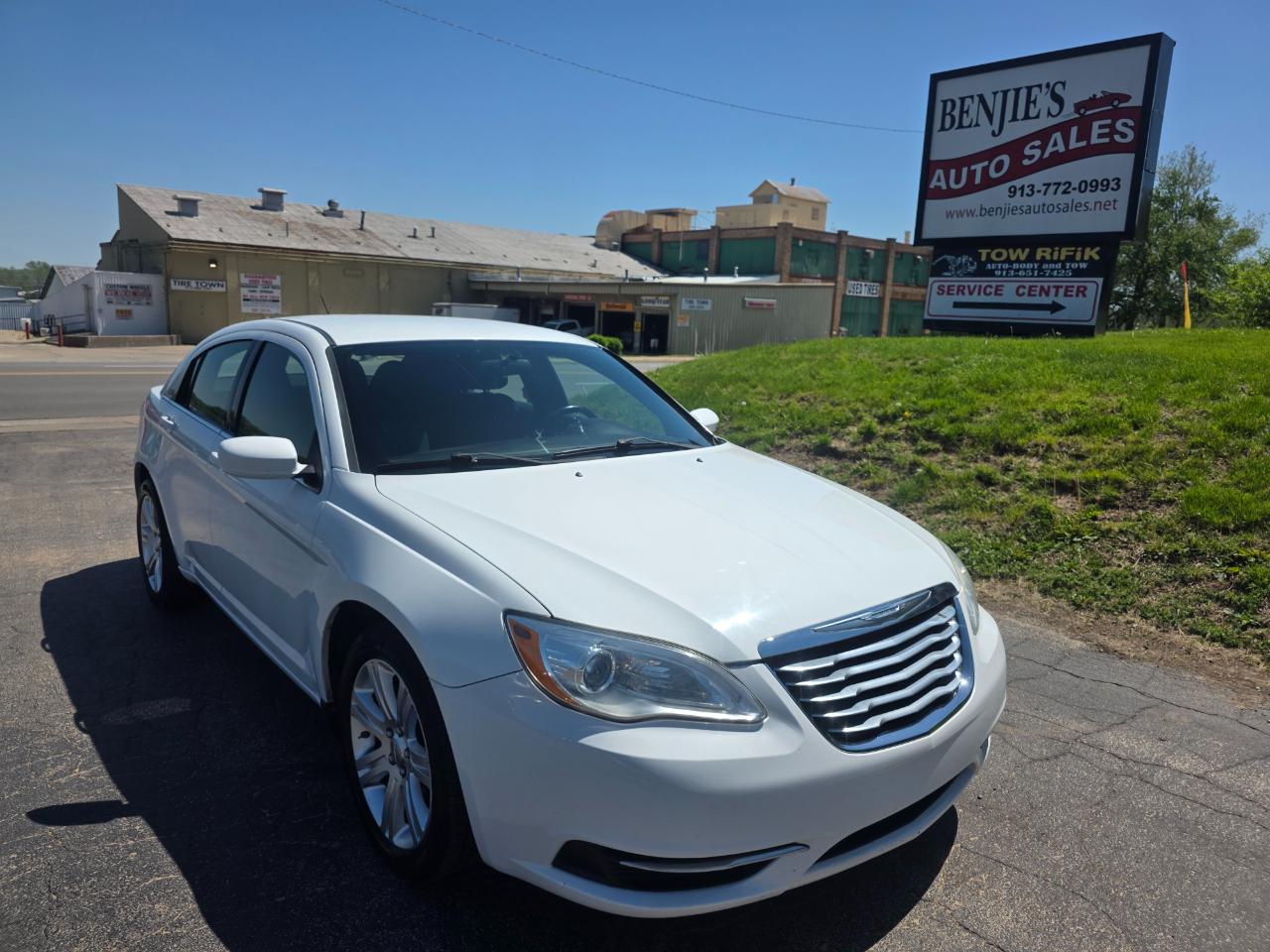 Chrysler 200 Touring 2011