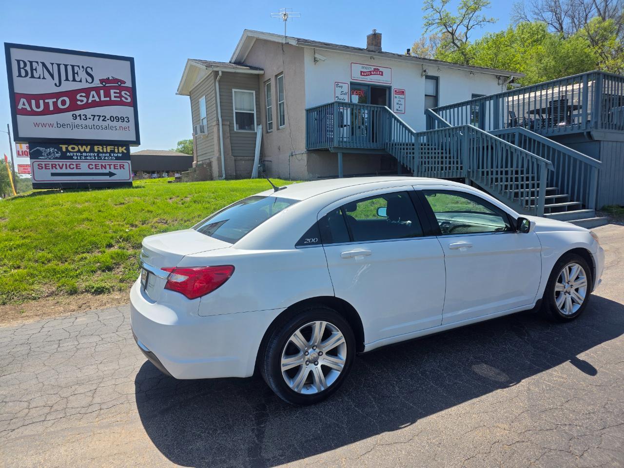 Chrysler 200 Touring 2011