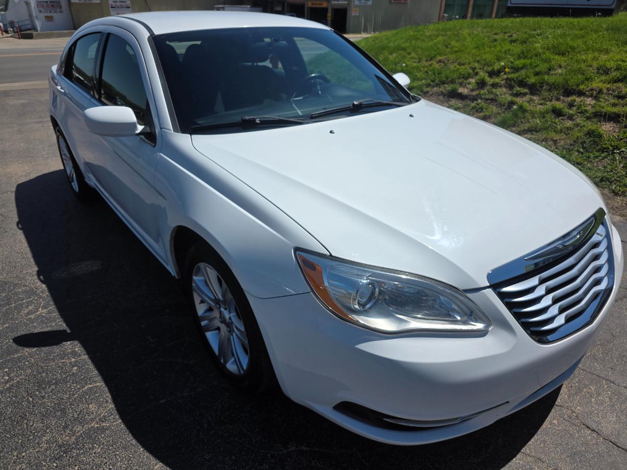 Chrysler 200 Touring 2011