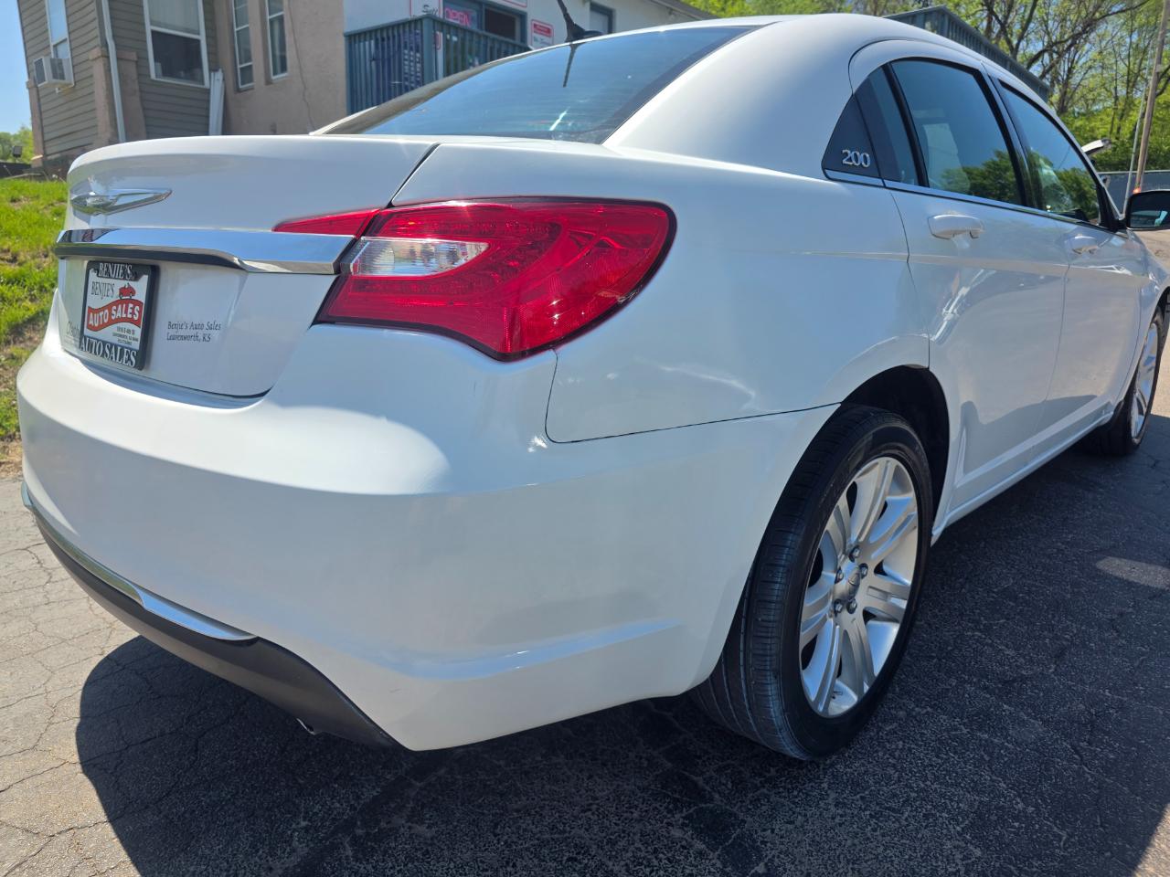 Chrysler 200 Touring 2011