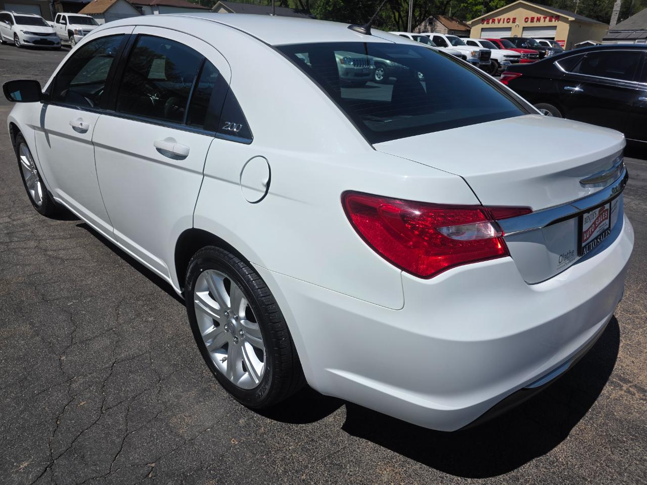 Chrysler 200 Touring 2011