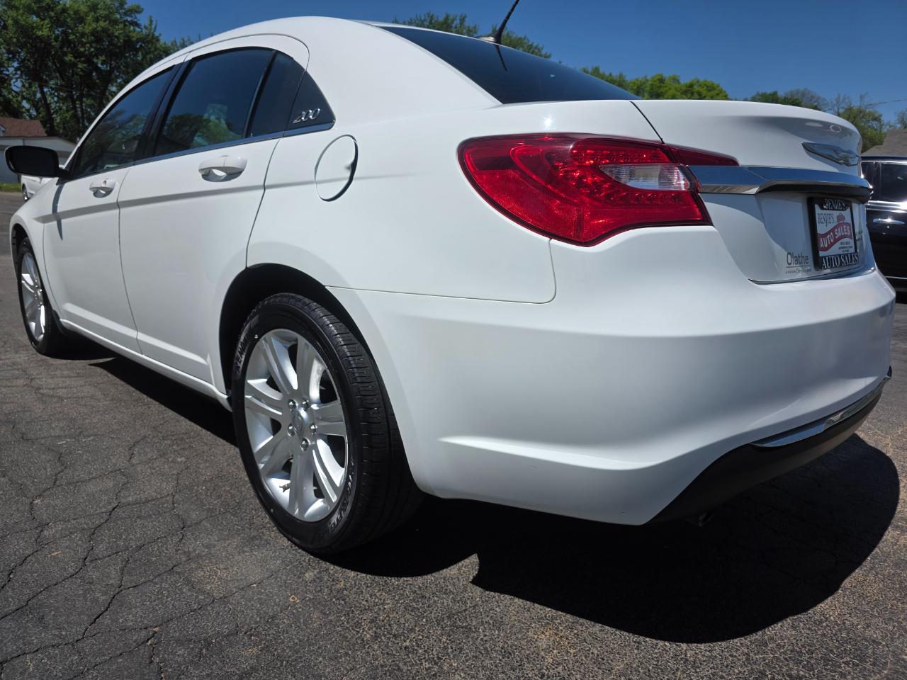 Chrysler 200 Touring 2011