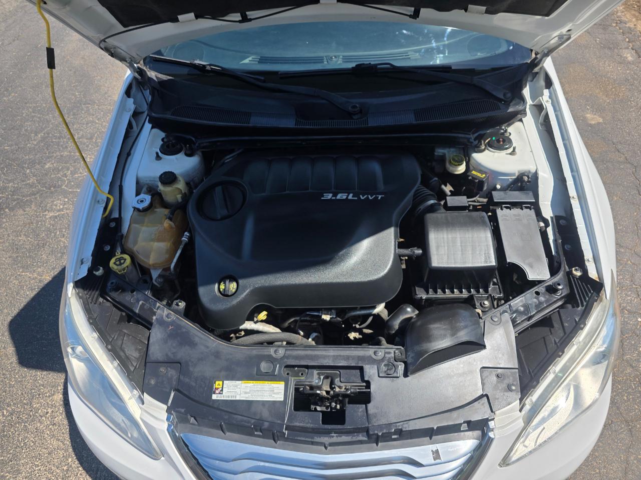 Chrysler 200 Touring 2011