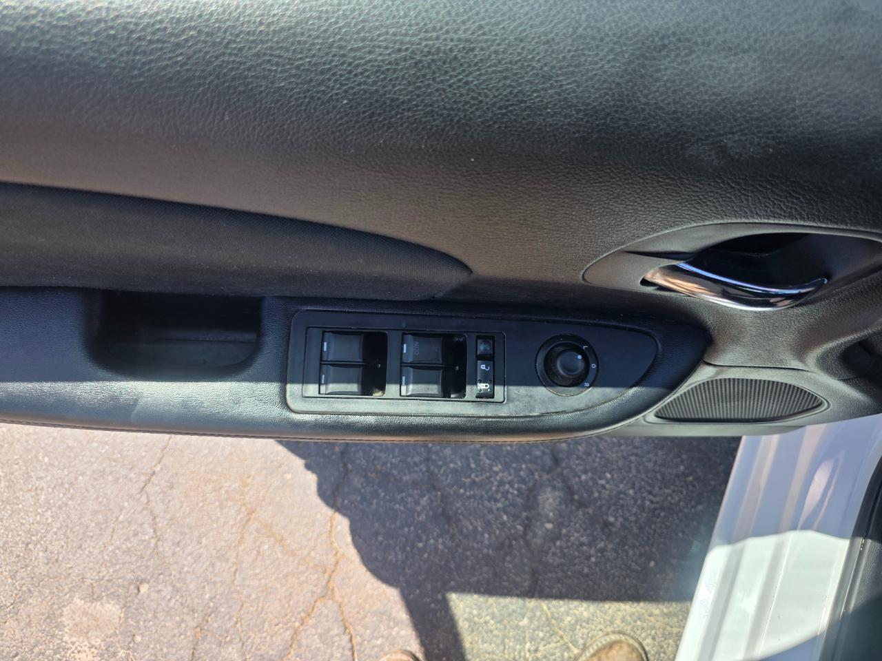 Chrysler 200 Touring 2011