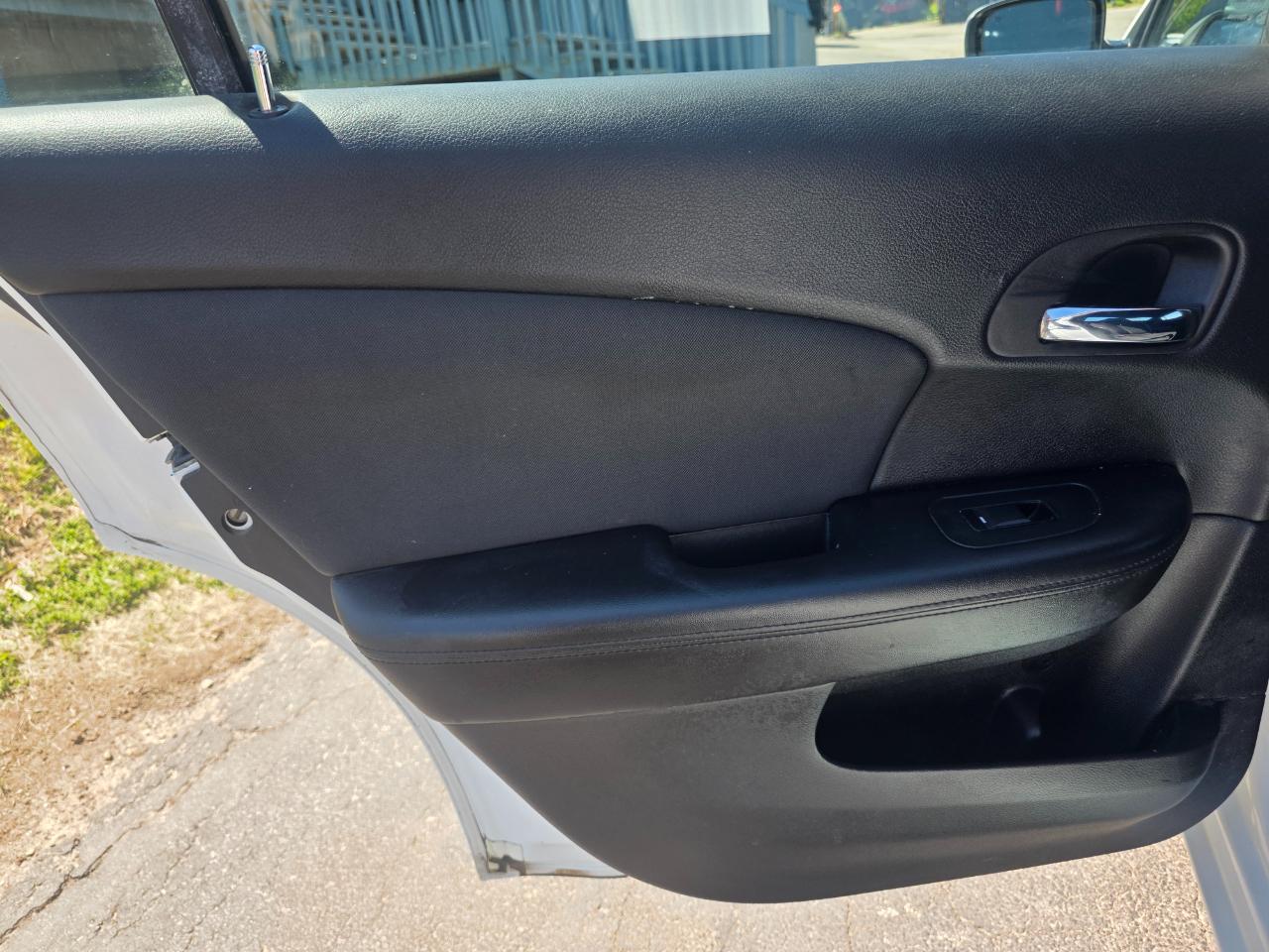 Chrysler 200 Touring 2011