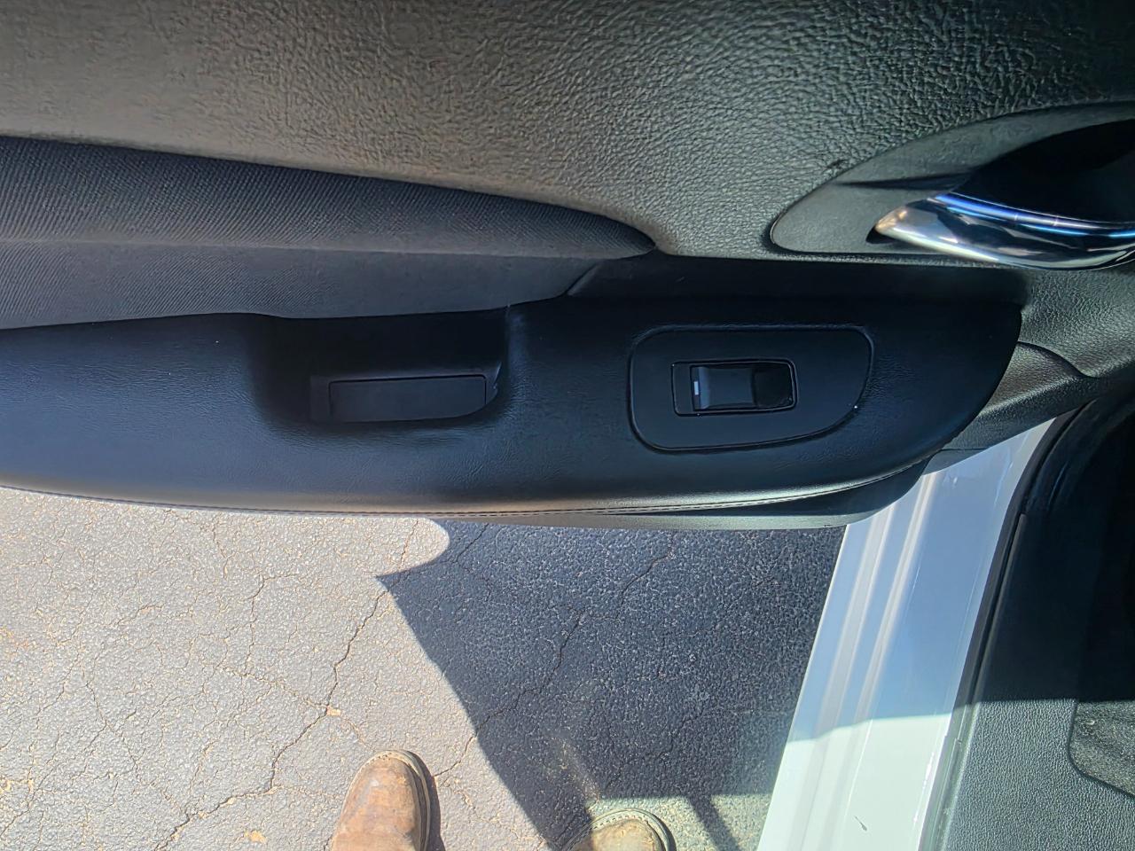 Chrysler 200 Touring 2011