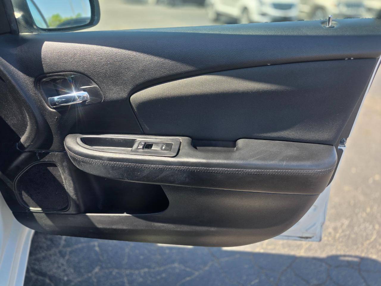 Chrysler 200 Touring 2011