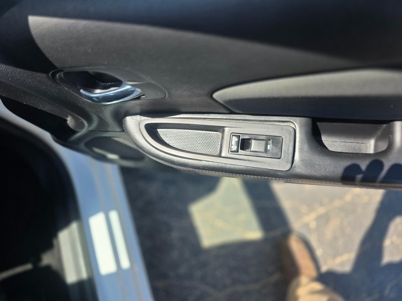 Chrysler 200 Touring 2011