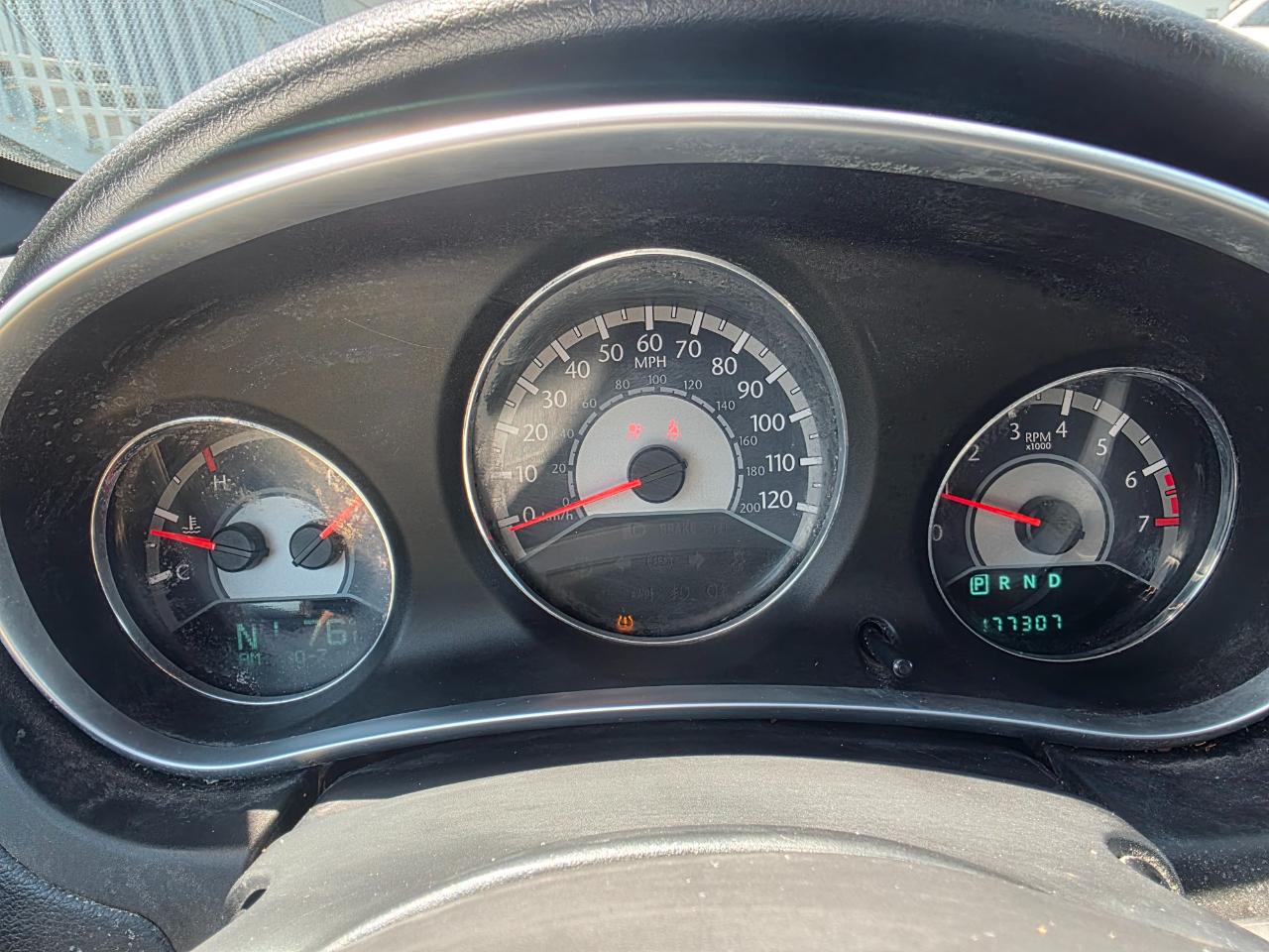 Chrysler 200 Touring 2011