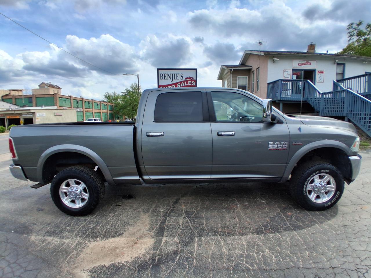RAM 2500 Laramie Crew Cab SWB 4WD 2013