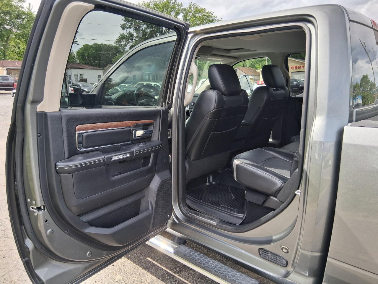 RAM 2500 Laramie Crew Cab SWB 4WD 2013