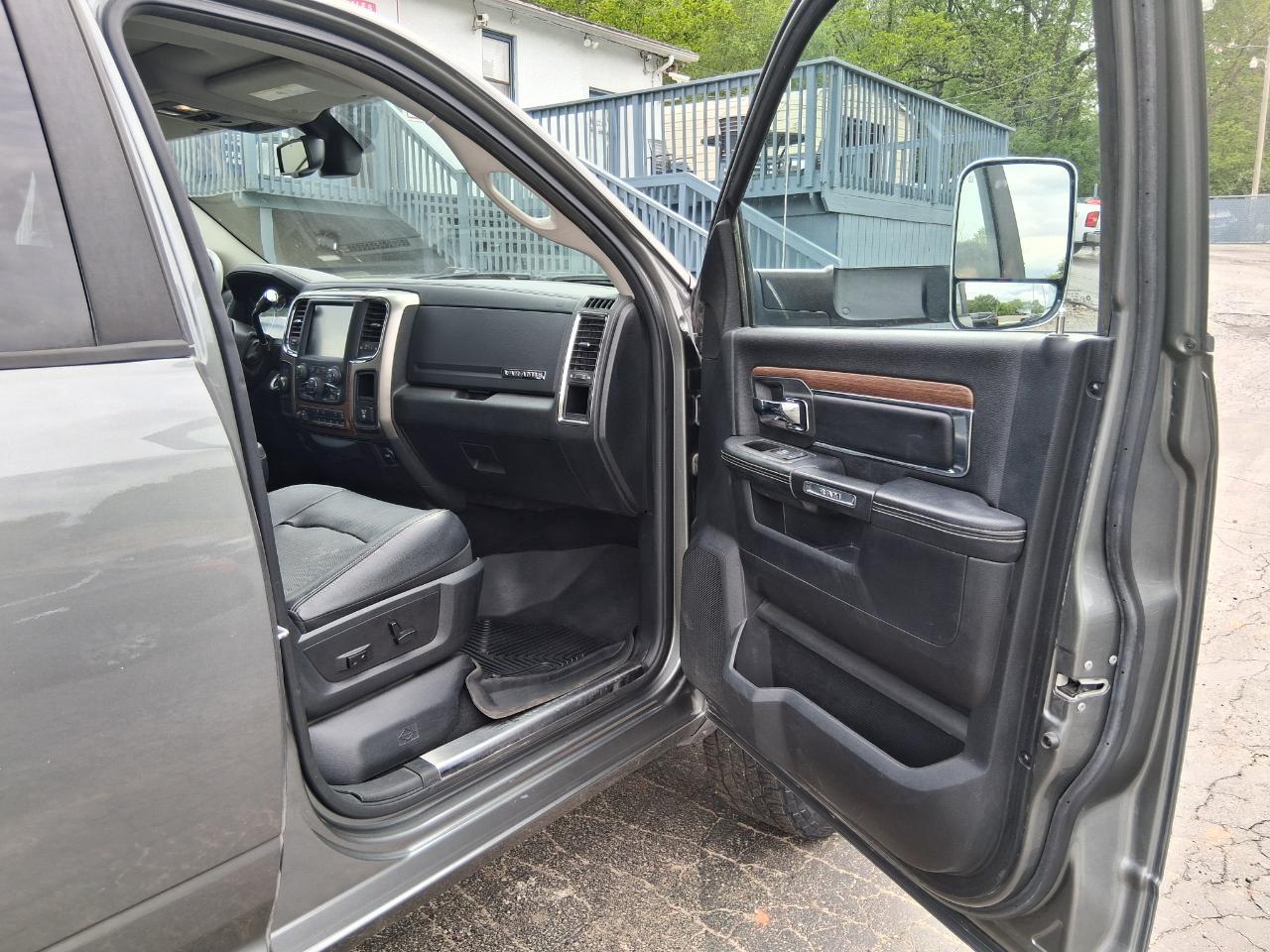RAM 2500 Laramie Crew Cab SWB 4WD 2013