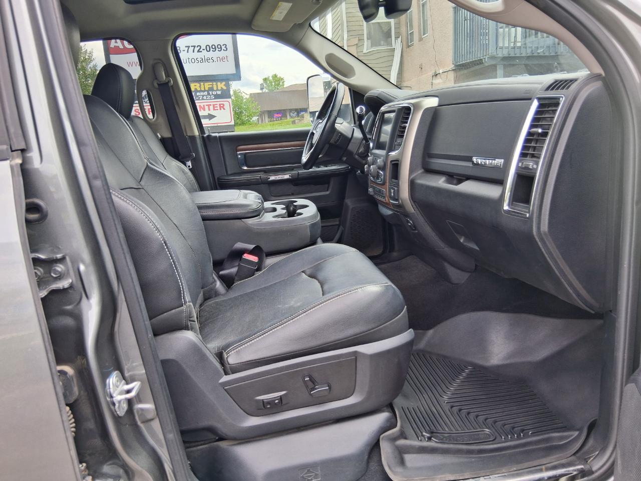 RAM 2500 Laramie Crew Cab SWB 4WD 2013