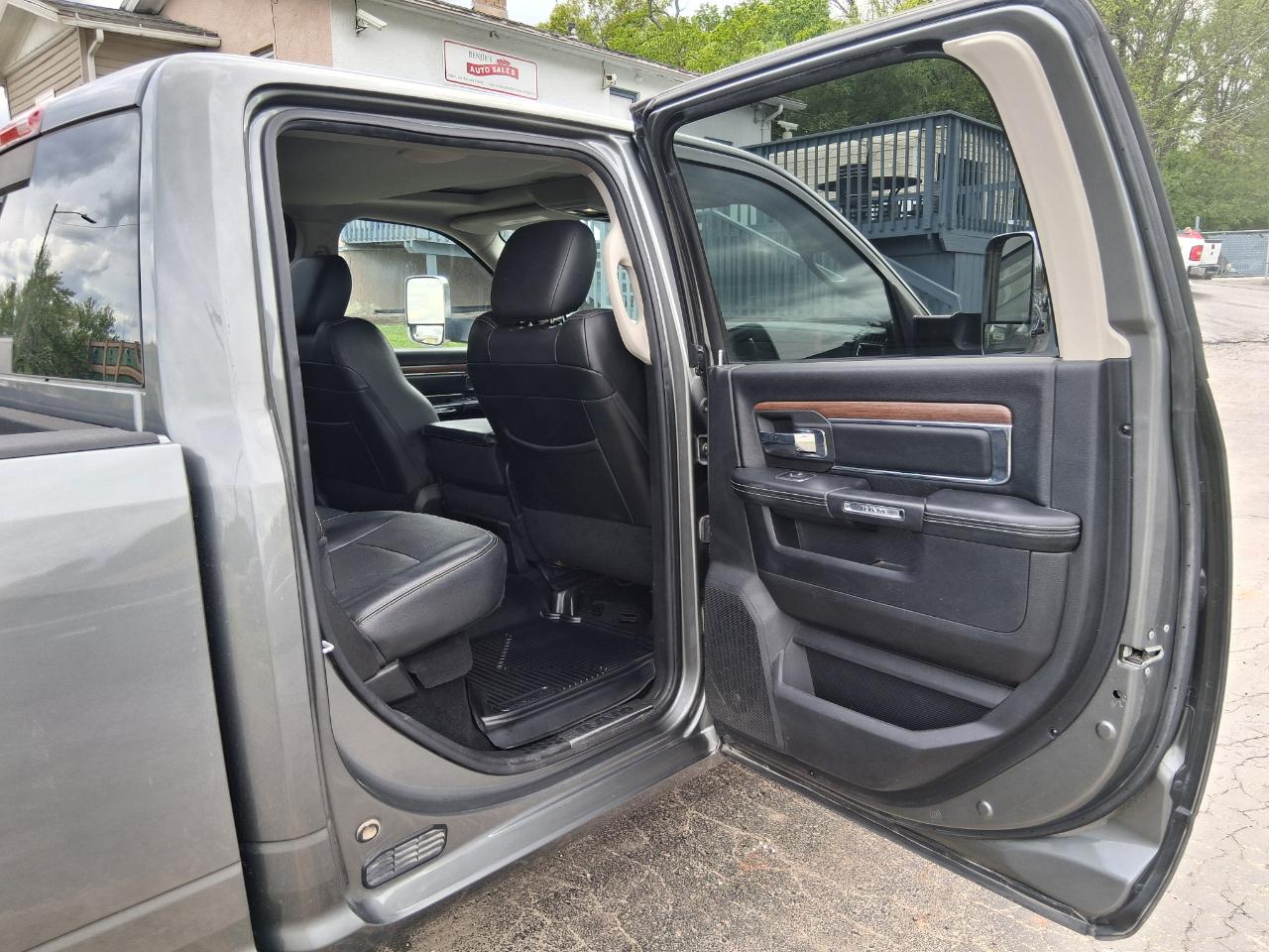 RAM 2500 Laramie Crew Cab SWB 4WD 2013