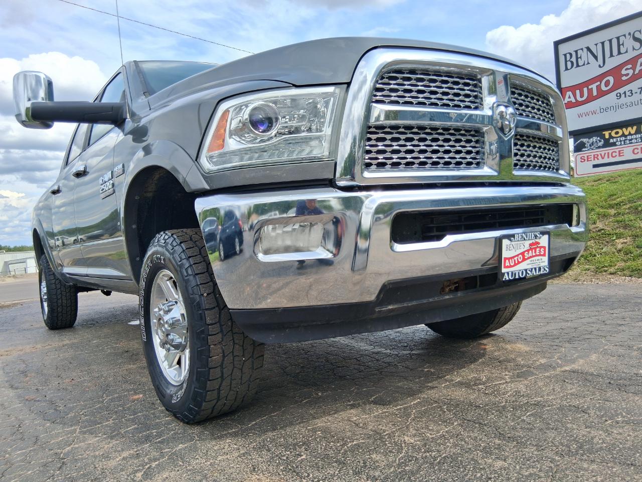 RAM 2500 Laramie Crew Cab SWB 4WD 2013