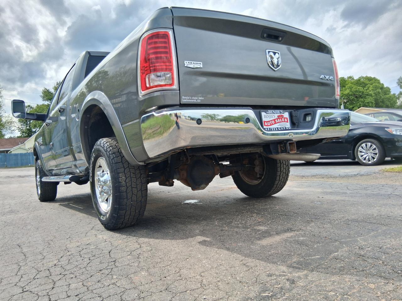 RAM 2500 Laramie Crew Cab SWB 4WD 2013