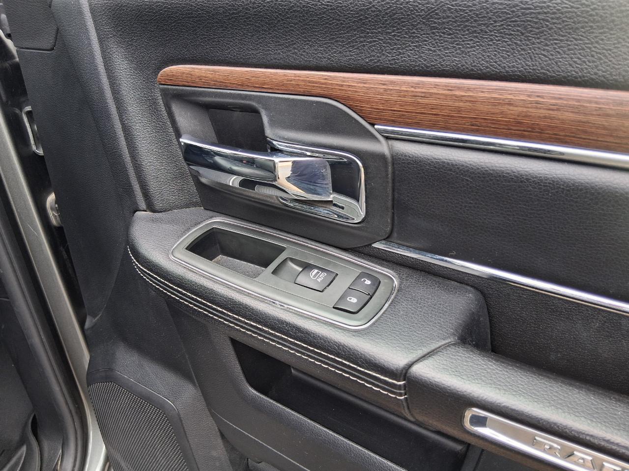 RAM 2500 Laramie Crew Cab SWB 4WD 2013