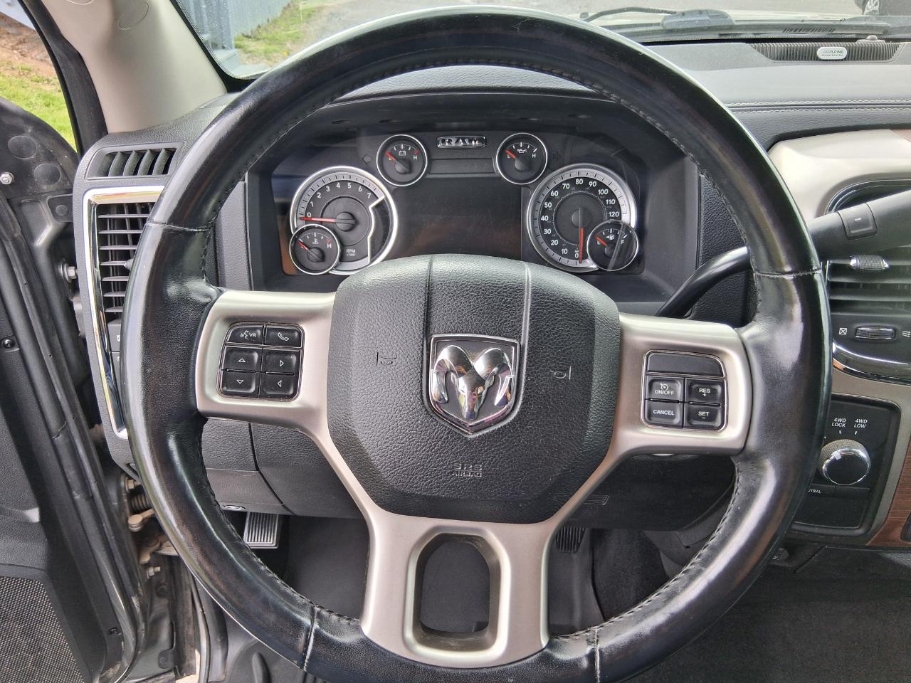 RAM 2500 Laramie Crew Cab SWB 4WD 2013