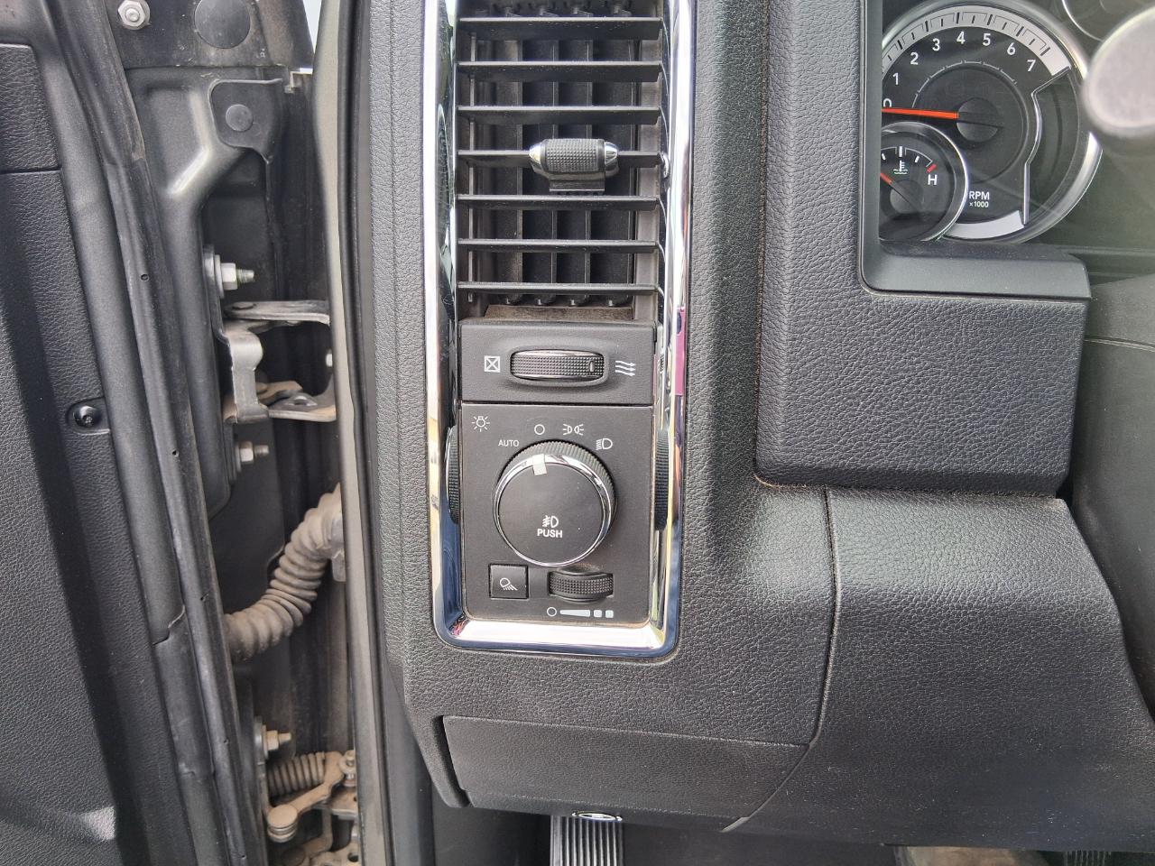 RAM 2500 Laramie Crew Cab SWB 4WD 2013