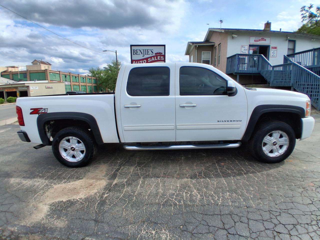 Chevrolet Silverado 1500 LT Crew Cab 4WD 2011