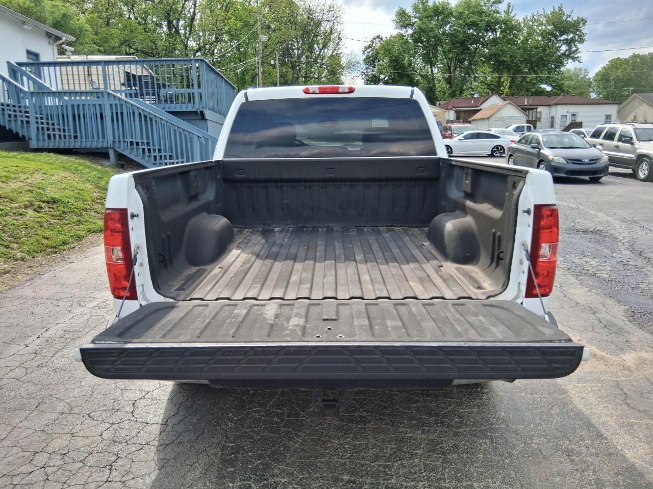 Chevrolet Silverado 1500 LT Crew Cab 4WD 2011